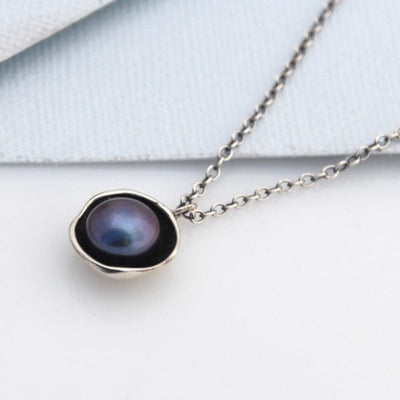 Louise Douglas l Pearl Cap Necklace - Silver