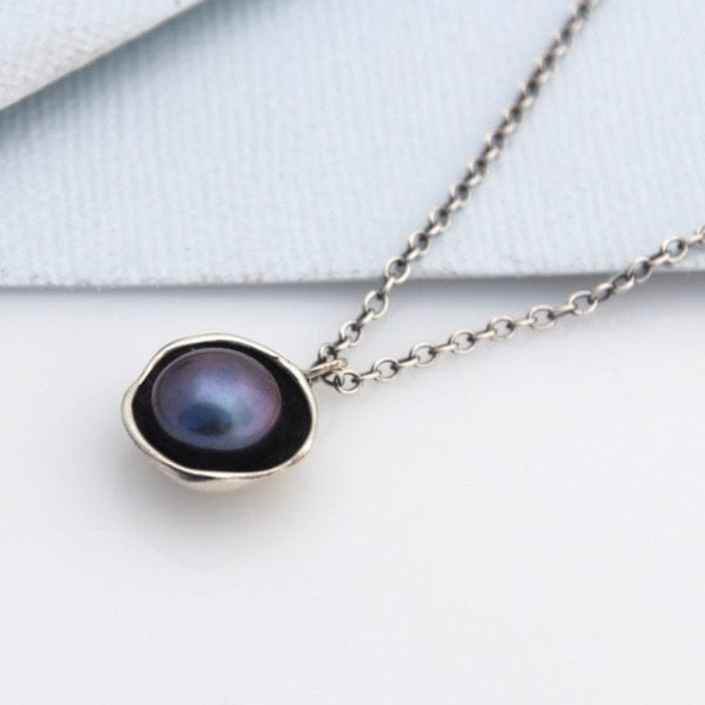 Louise Douglas l Pearl Cap Necklace - Silver