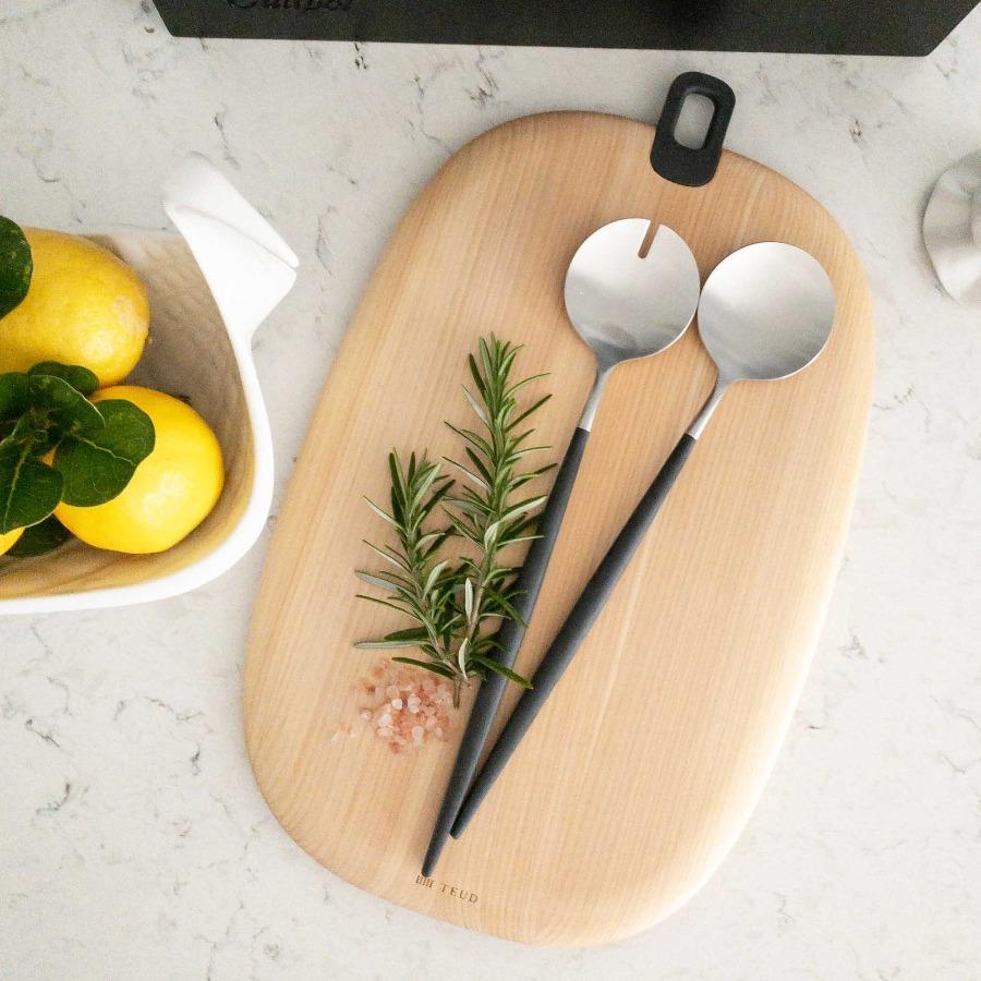 Hinoki Oval Cutting Board | Cypress